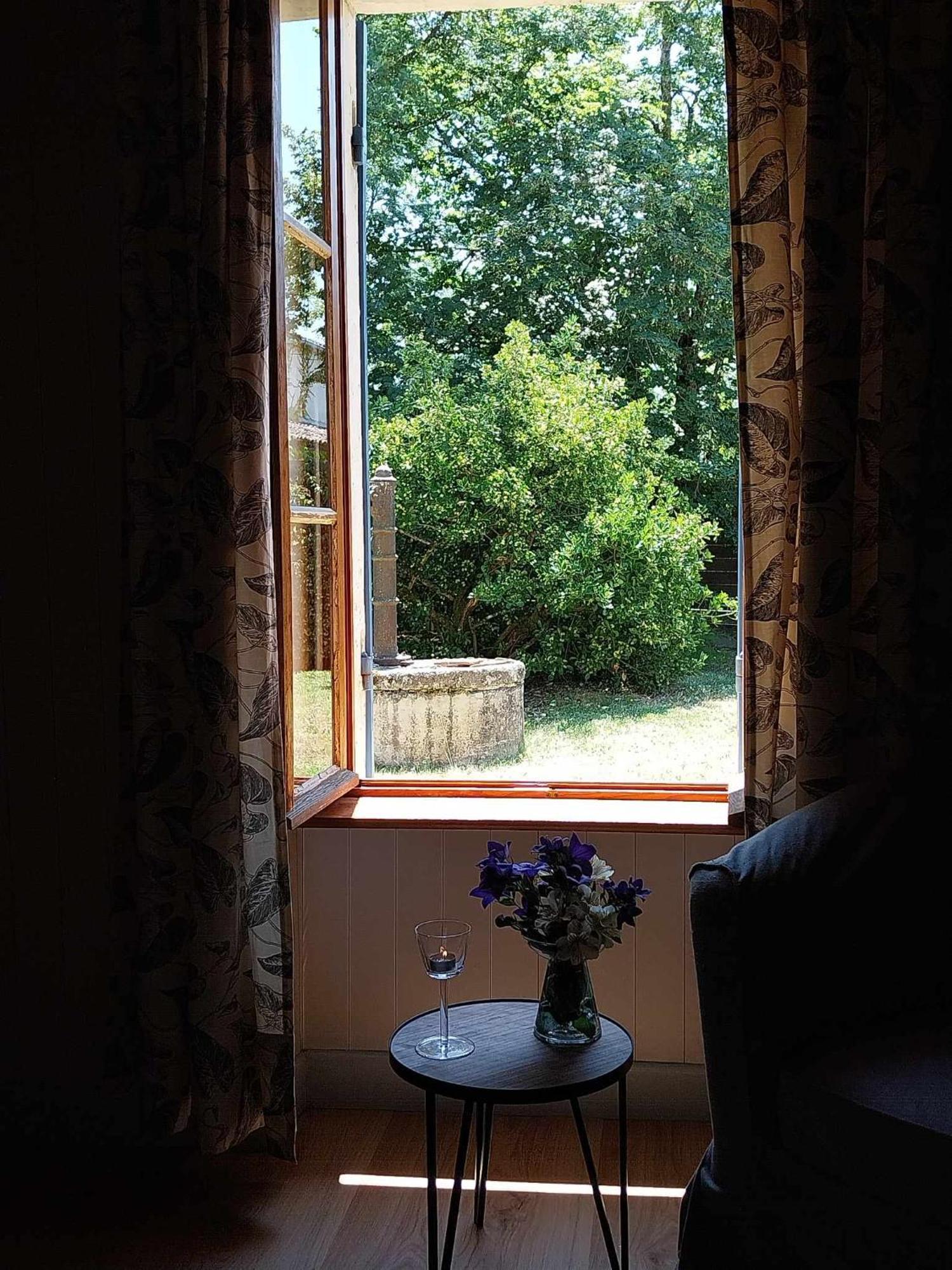 Les Bernus Bed and Breakfast Monfaucon  Buitenkant foto