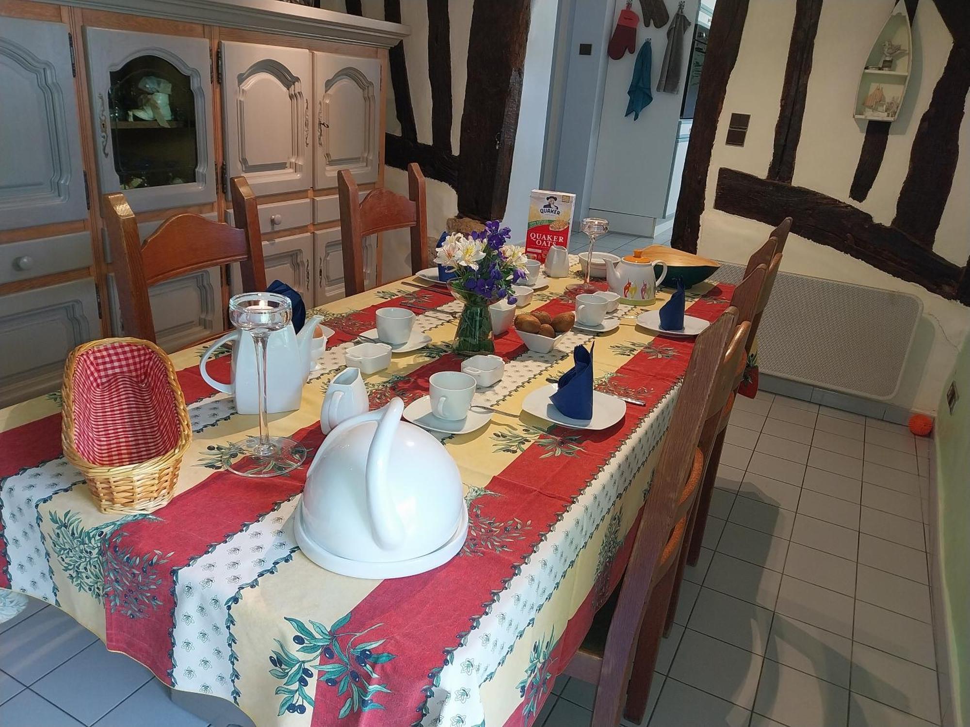 Les Bernus Bed and Breakfast Monfaucon  Buitenkant foto